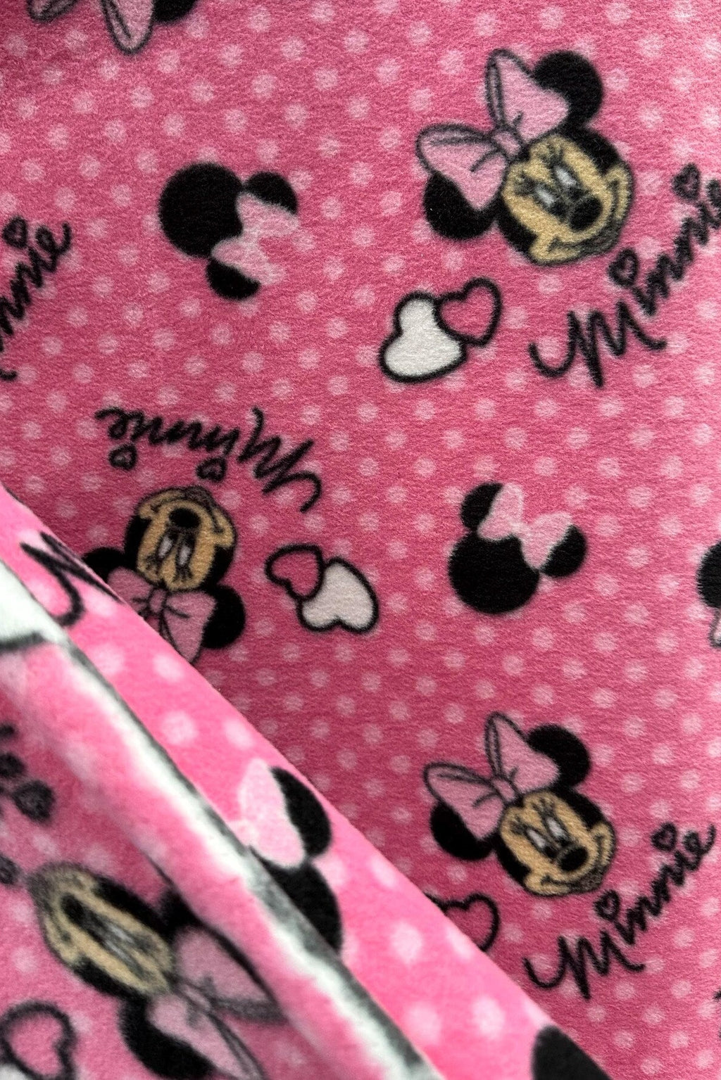 Minnie Disney Fleece Fabric/ Minnie Mouse /Disney Character/Anti Pill Fleece/Sold by the Yard / Kids Blanket